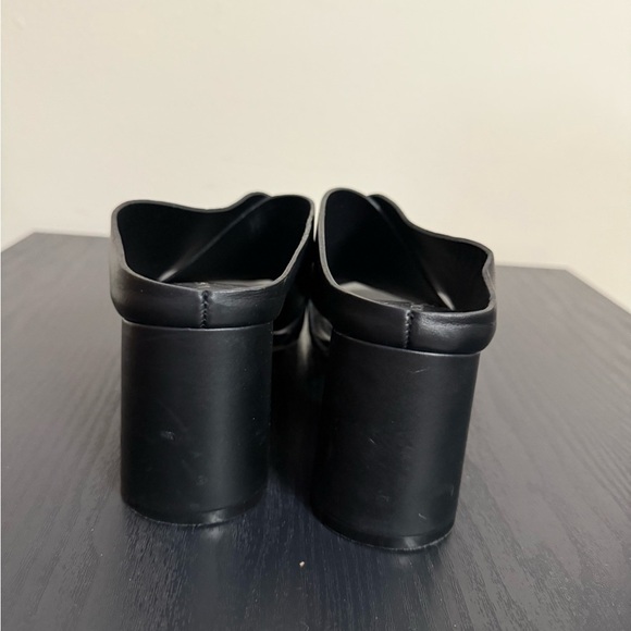 Vince Theron Size 9.5 Slides Black Leather Chunky Heels Cross Strap - Picture 5 of 7